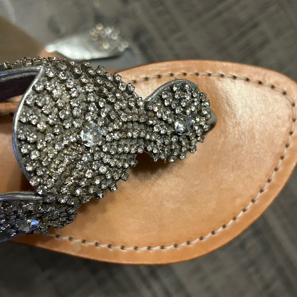 Elegant Silver Rhinestone Sandals - Picture 6 of 10
